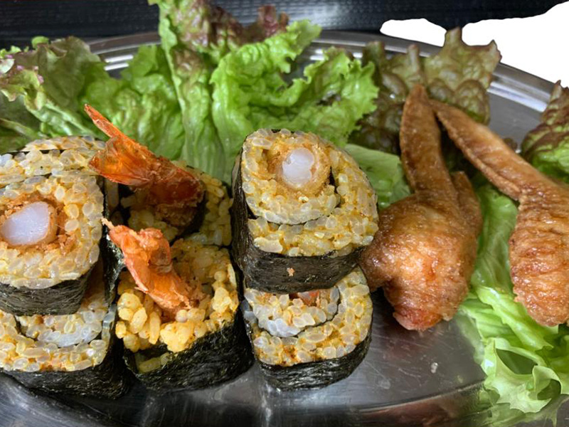 カレーエビフライ巻きと手羽先カレー包み